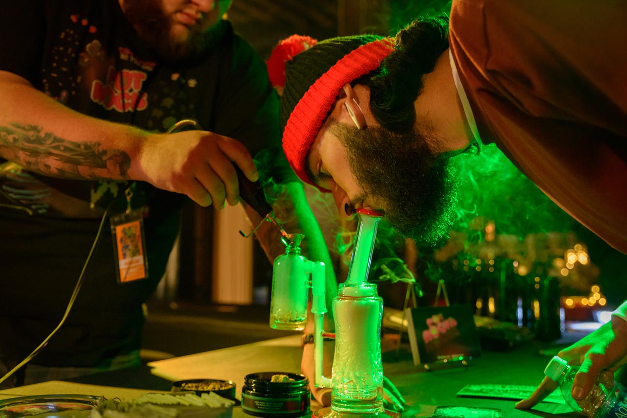 2016 SGL Grand Finale - Stoned Gamer getting ready with a dab to compete > Photo by Cynthia Vance
